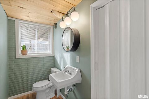 Tiny photo for 412 W 29TH Avenue, Milan, IL 61264 (MLS # QC4269138)