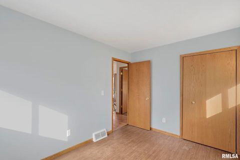 Tiny photo for 412 W 29TH Avenue, Milan, IL 61264 (MLS # QC4269138)