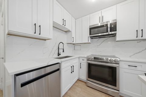 Tiny photo for 360 W Wellington Avenue #3D, Chicago, IL 60657 (MLS # 12599720)