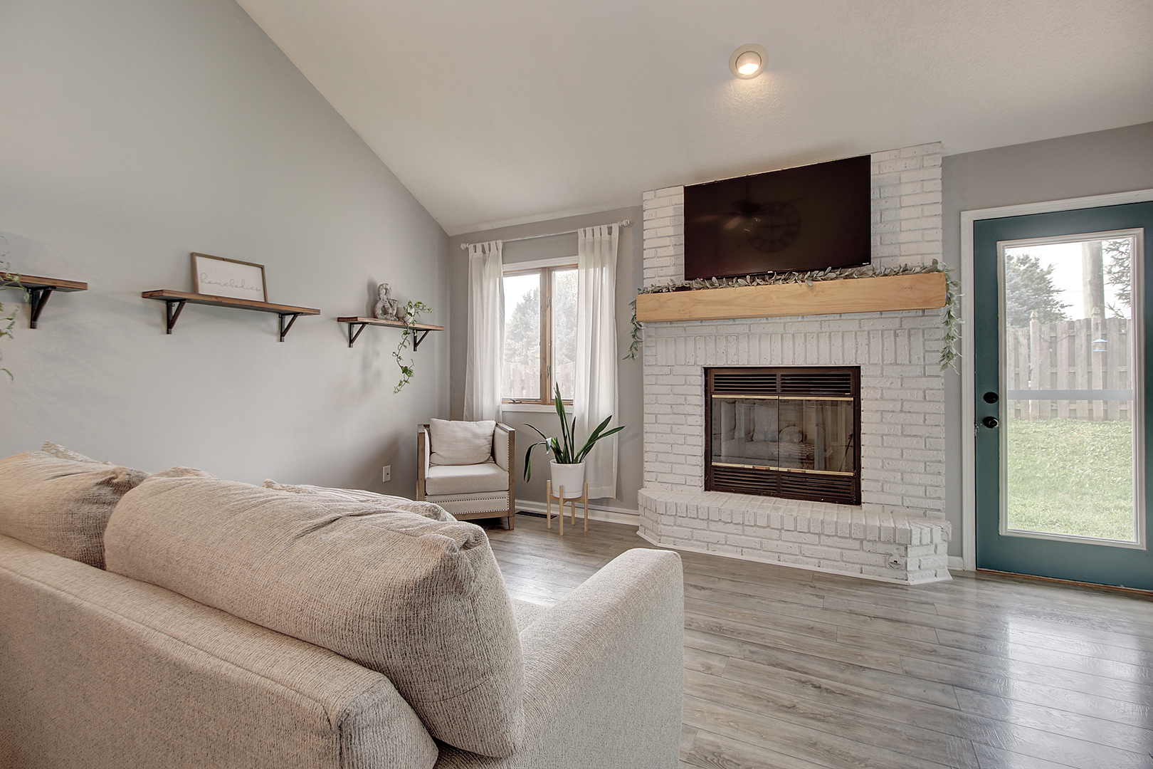 325 Vista Court I
