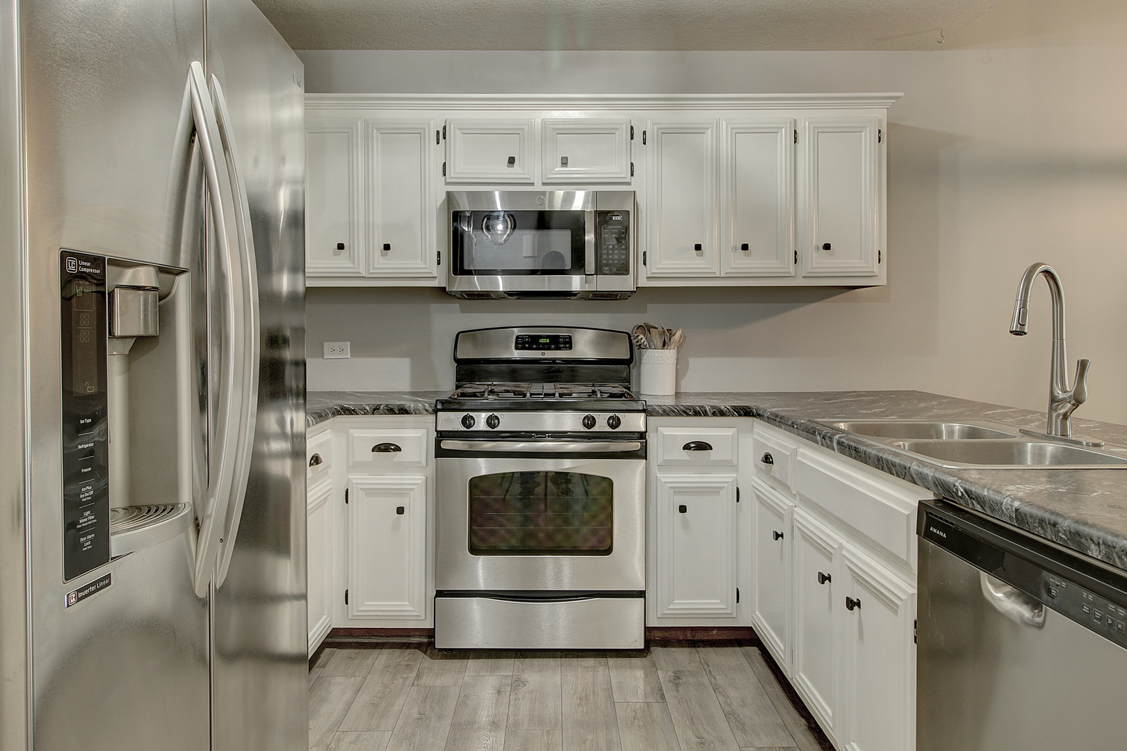 325 Vista Court I