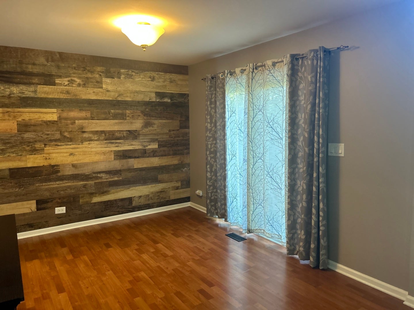 327 E Tall Oaks Lane