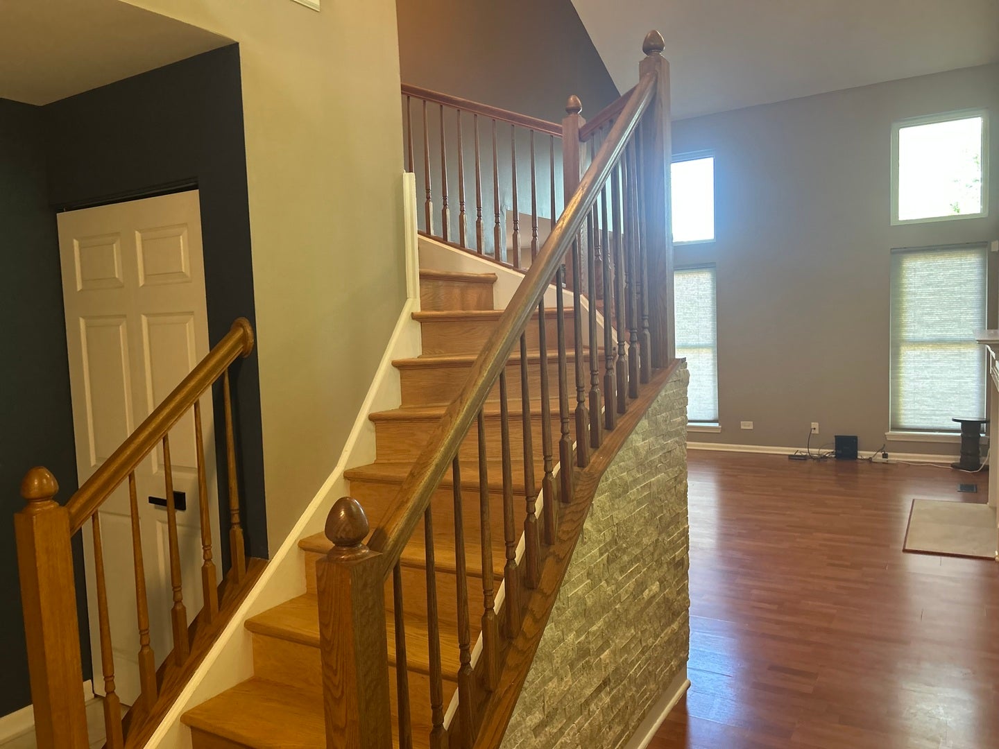 327 E Tall Oaks Lane