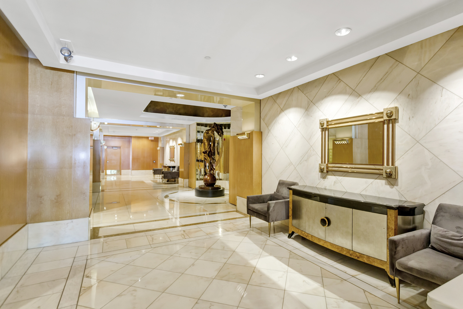 111 E Chestnut Street 24C