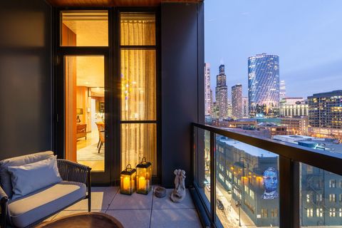 Tiny photo for 900 W Washington Boulevard #802, Chicago, IL 60607 (MLS # 12580610)