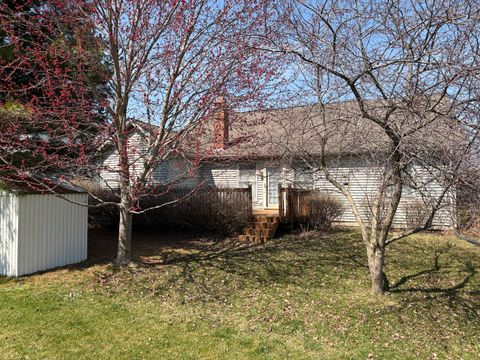 Tiny photo for 180 Clover Chase Circle, Woodstock, IL 60098 (MLS # 12584807)
