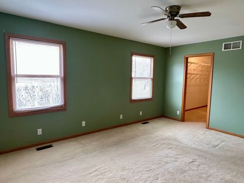 Tiny photo for 180 Clover Chase Circle, Woodstock, IL 60098 (MLS # 12584807)