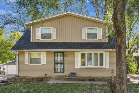 Photo of 1010 83rd Avenue W AVE, Rock Island, IL 61201 (MLS # 12790181)