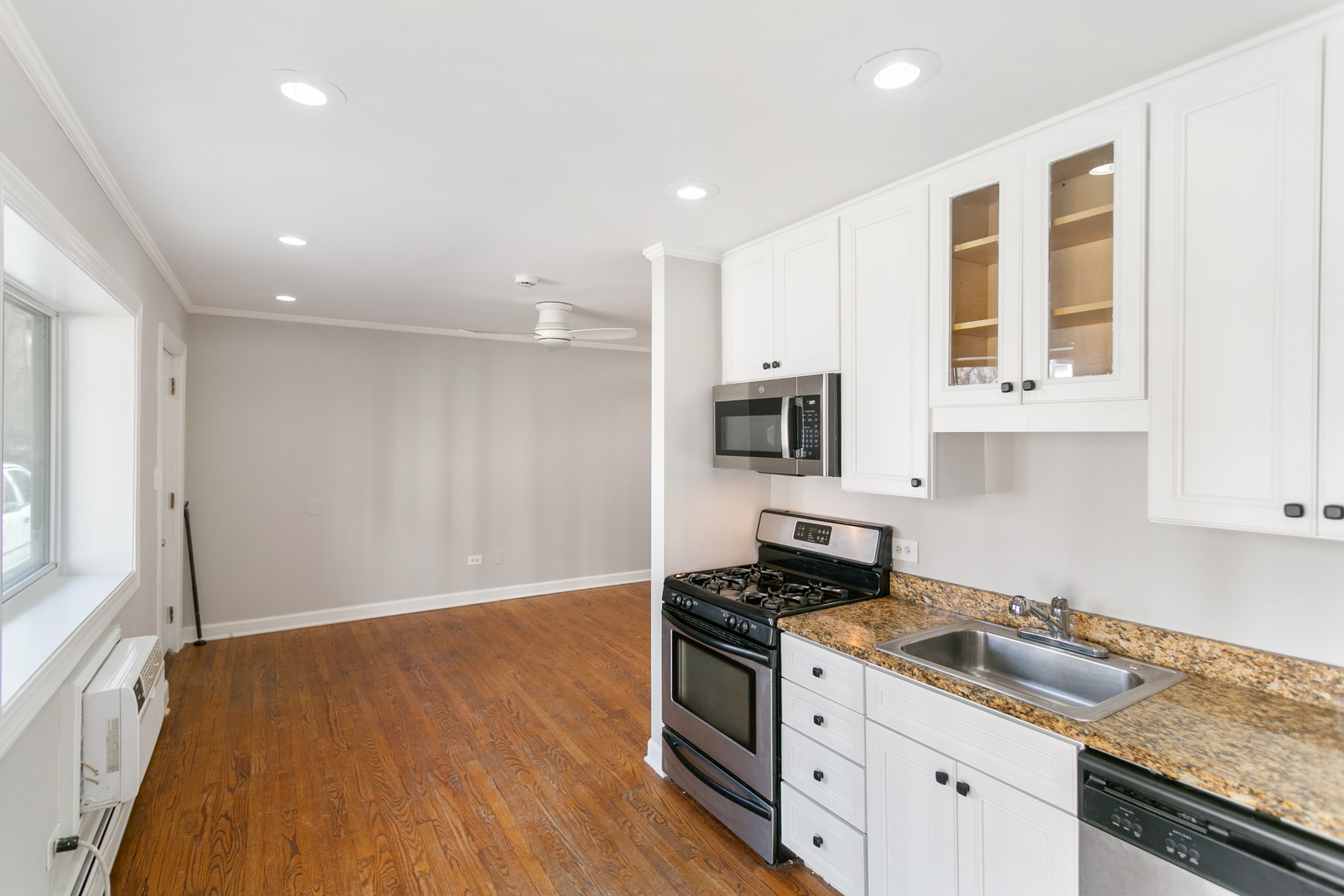 323 N PRINCETON Avenue 5