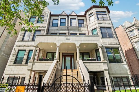 Photo of 3968 S Ellis Avenue #2N, Chicago, IL 60653 (MLS # 12622479)