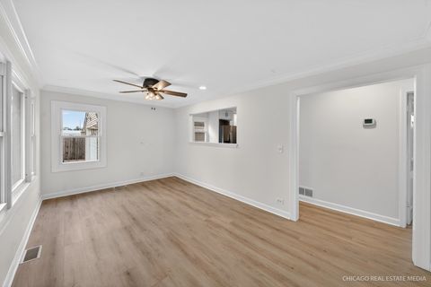 Tiny photo for 1020 Center Drive, South Elgin, IL 60177 (MLS # 12616157)