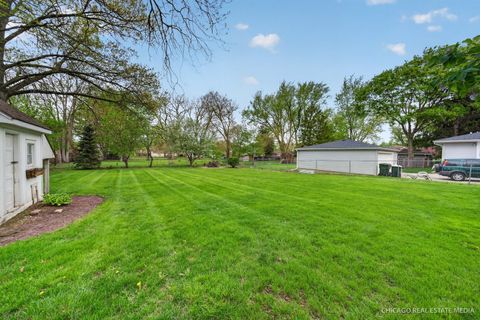 Tiny photo for 1020 Center Drive, South Elgin, IL 60177 (MLS # 12616157)