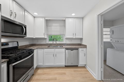 Tiny photo for 1020 Center Drive, South Elgin, IL 60177 (MLS # 12616157)