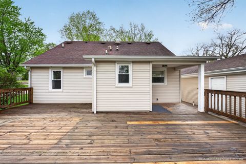 Tiny photo for 1020 Center Drive, South Elgin, IL 60177 (MLS # 12616157)