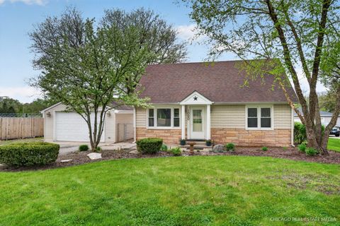 Photo of 1020 Center Drive, South Elgin, IL 60177 (MLS # 12616157)