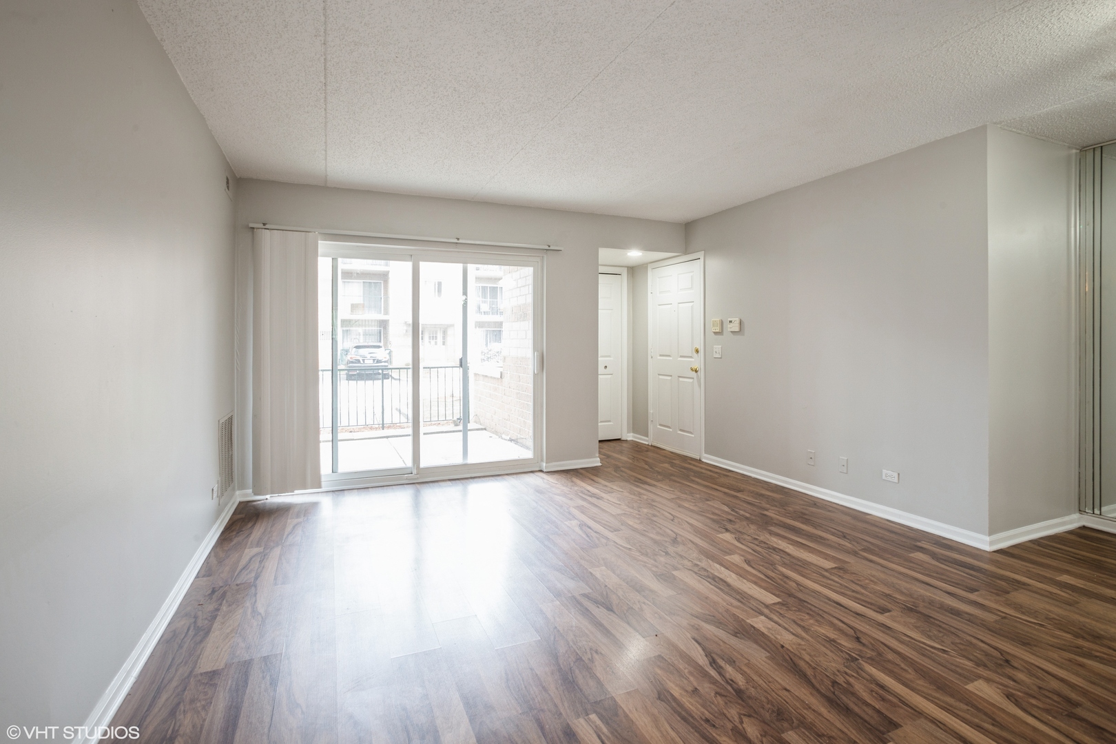 5351 N EAST RIVER Road 101