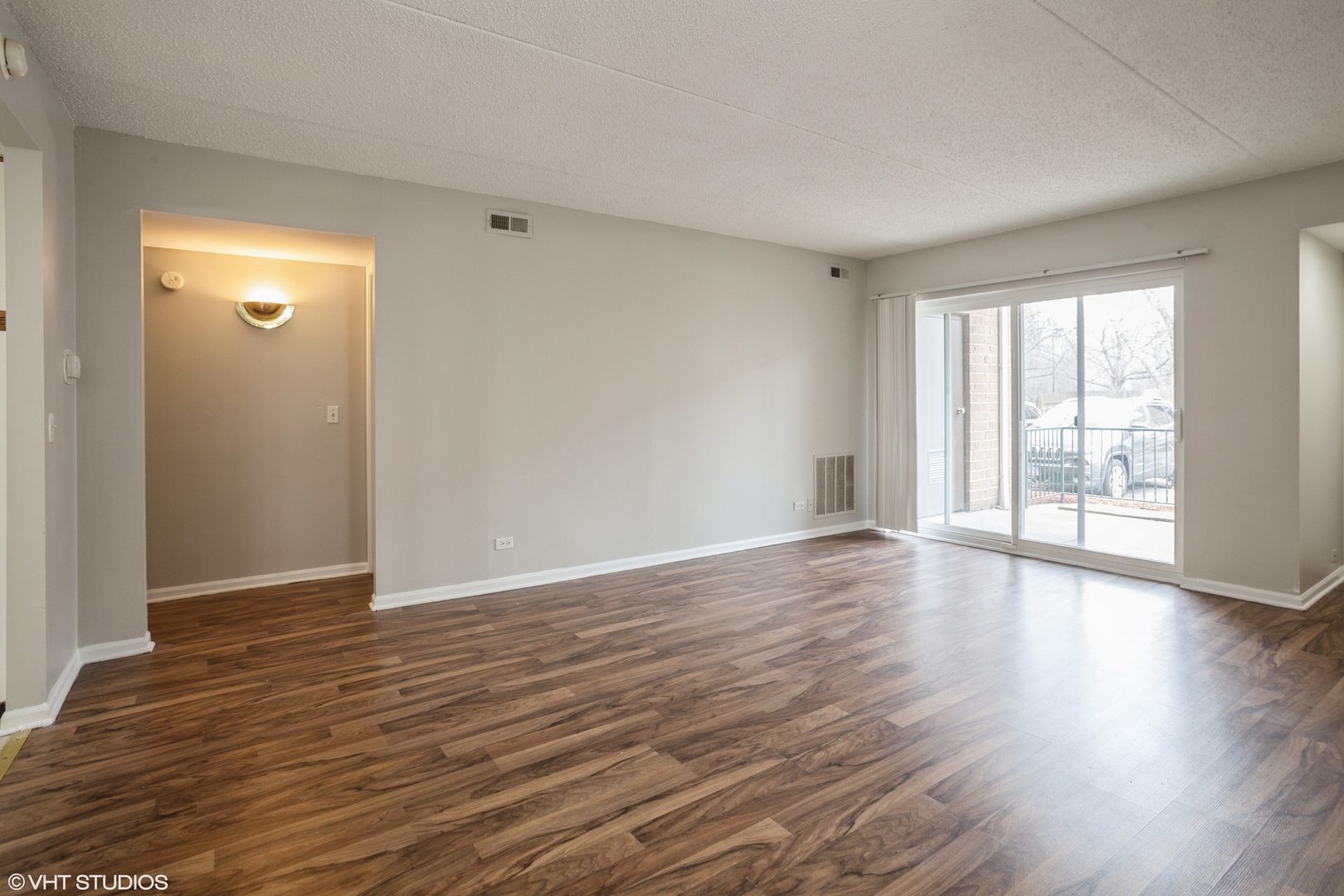 5351 N EAST RIVER Road 101