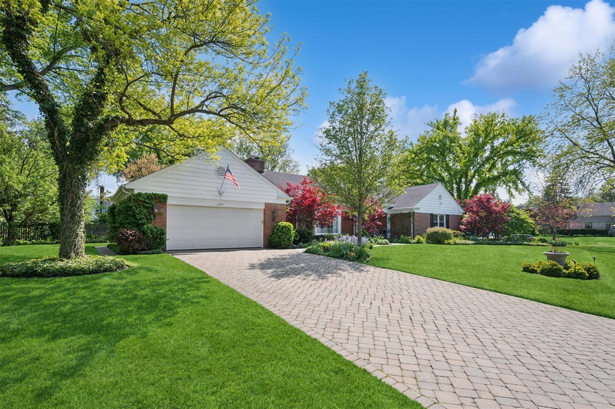 2407 Iroquois Road
