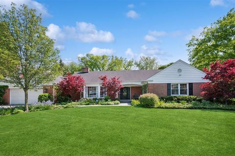 Photo of 2407 Iroquois Road, Wilmette, IL 60091 (MLS # 12609377)
