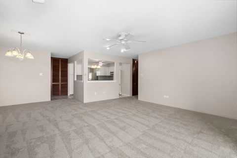 Tiny photo for 4250 Saratoga Avenue #L214, Downers Grove, IL 60515 (MLS # 12616829)