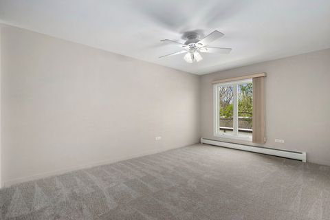 Tiny photo for 4250 Saratoga Avenue #L214, Downers Grove, IL 60515 (MLS # 12616829)