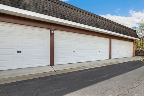 Tiny photo for 4250 Saratoga Avenue #L214, Downers Grove, IL 60515 (MLS # 12616829)