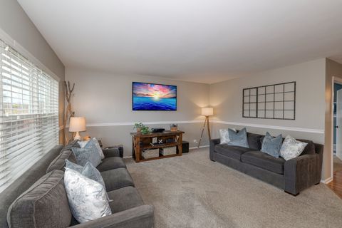 Tiny photo for 2953 Deerpath Court, Carpentersville, IL 60110 (MLS # 12584608)