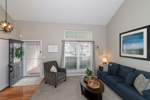 Tiny photo for 2953 Deerpath Court, Carpentersville, IL 60110 (MLS # 12584608)