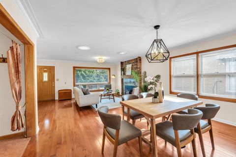 Tiny photo for 6020 N Landers Avenue, Chicago, IL 60646 (MLS # 12484480)