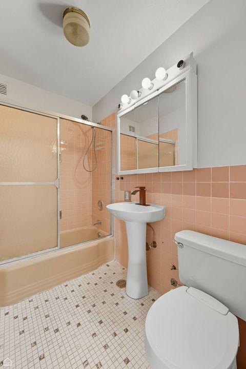 Tiny photo for 6301 N SHERIDAN Road #18P, Chicago, IL 60660 (MLS # 12456424)