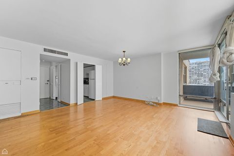 Tiny photo for 6301 N SHERIDAN Road #18P, Chicago, IL 60660 (MLS # 12456424)