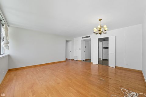 Tiny photo for 6301 N SHERIDAN Road #18P, Chicago, IL 60660 (MLS # 12456424)