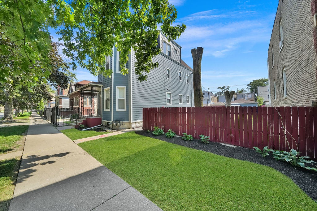 1231 S 51st Court