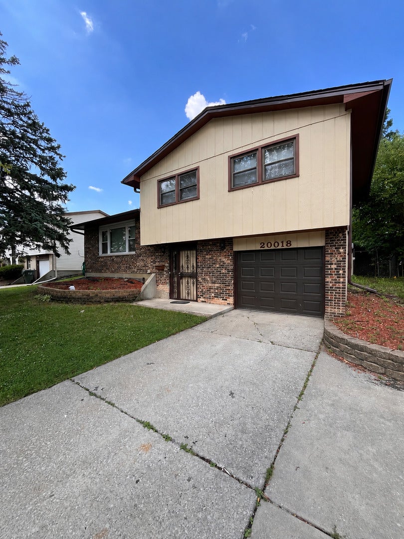 20018 Lakewood Avenue