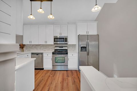 Tiny photo for 2357 Twilight Drive, Aurora, IL 60503 (MLS # 12528449)