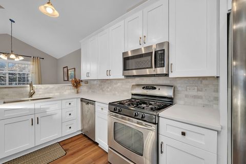 Tiny photo for 2357 Twilight Drive, Aurora, IL 60503 (MLS # 12528449)