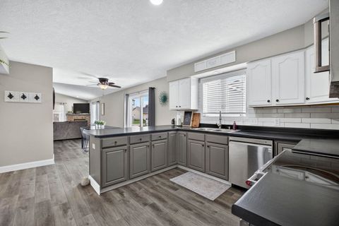 Tiny photo for 704 S 8th Street, Eldridge, IA 52748 (MLS # 12607872)