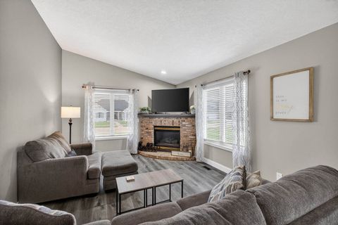 Tiny photo for 704 S 8th Street, Eldridge, IA 52748 (MLS # 12607872)