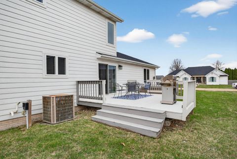 Tiny photo for 704 S 8th Street, Eldridge, IA 52748 (MLS # 12607872)
