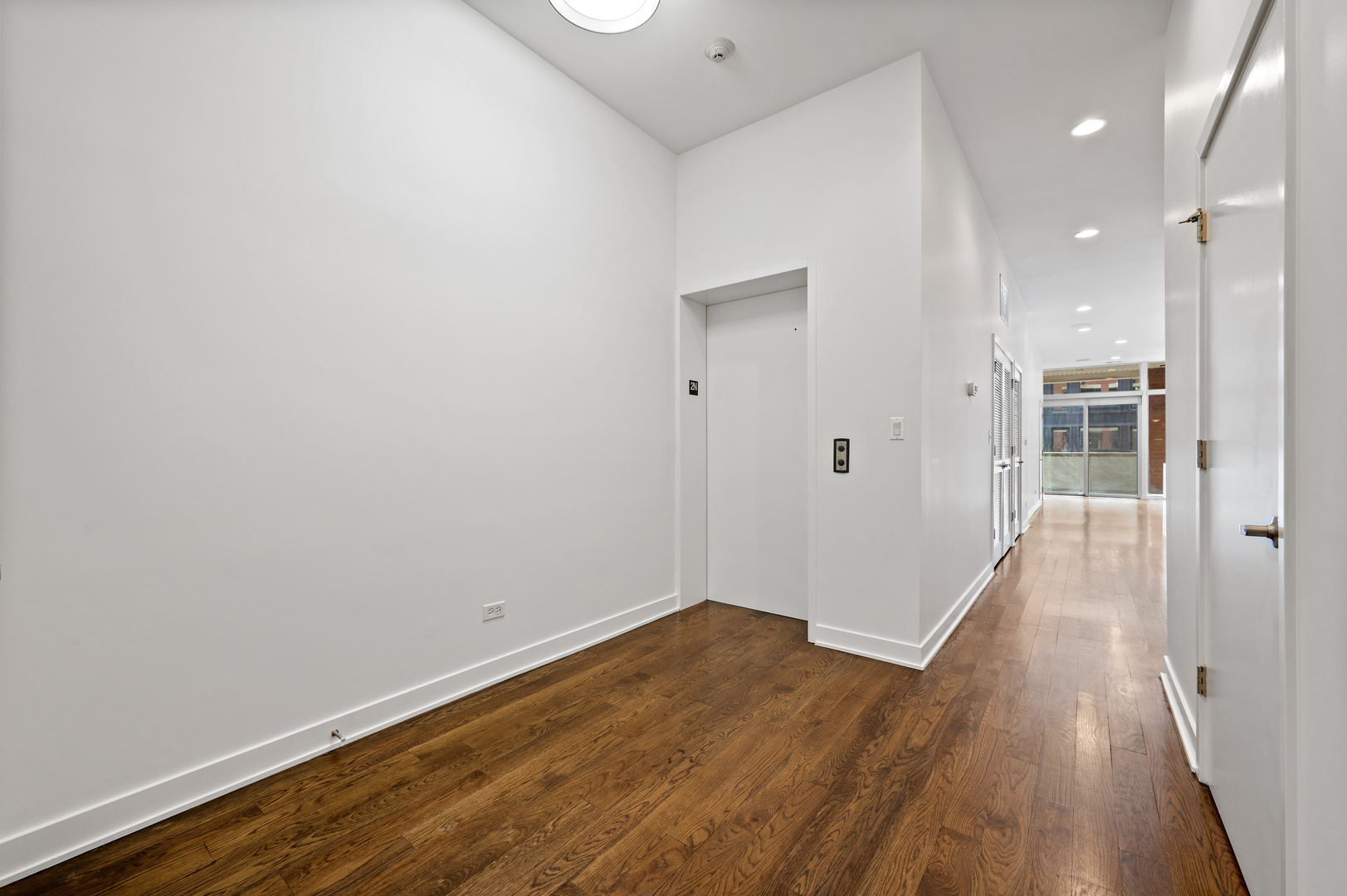 1611 N Hermitage Avenue 205