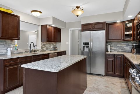 Tiny photo for 686 Golf Club Lane, Frankfort, IL 60423 (MLS # 12589292)