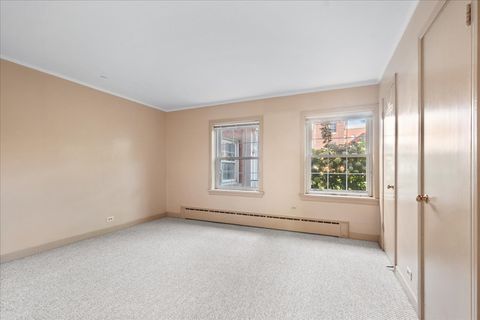 Tiny photo for 340 Ridge Avenue #1, Evanston, IL 60202 (MLS # 12499310)