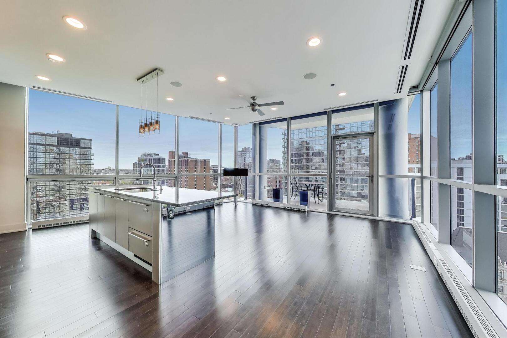 110 W Superior Street 1703
