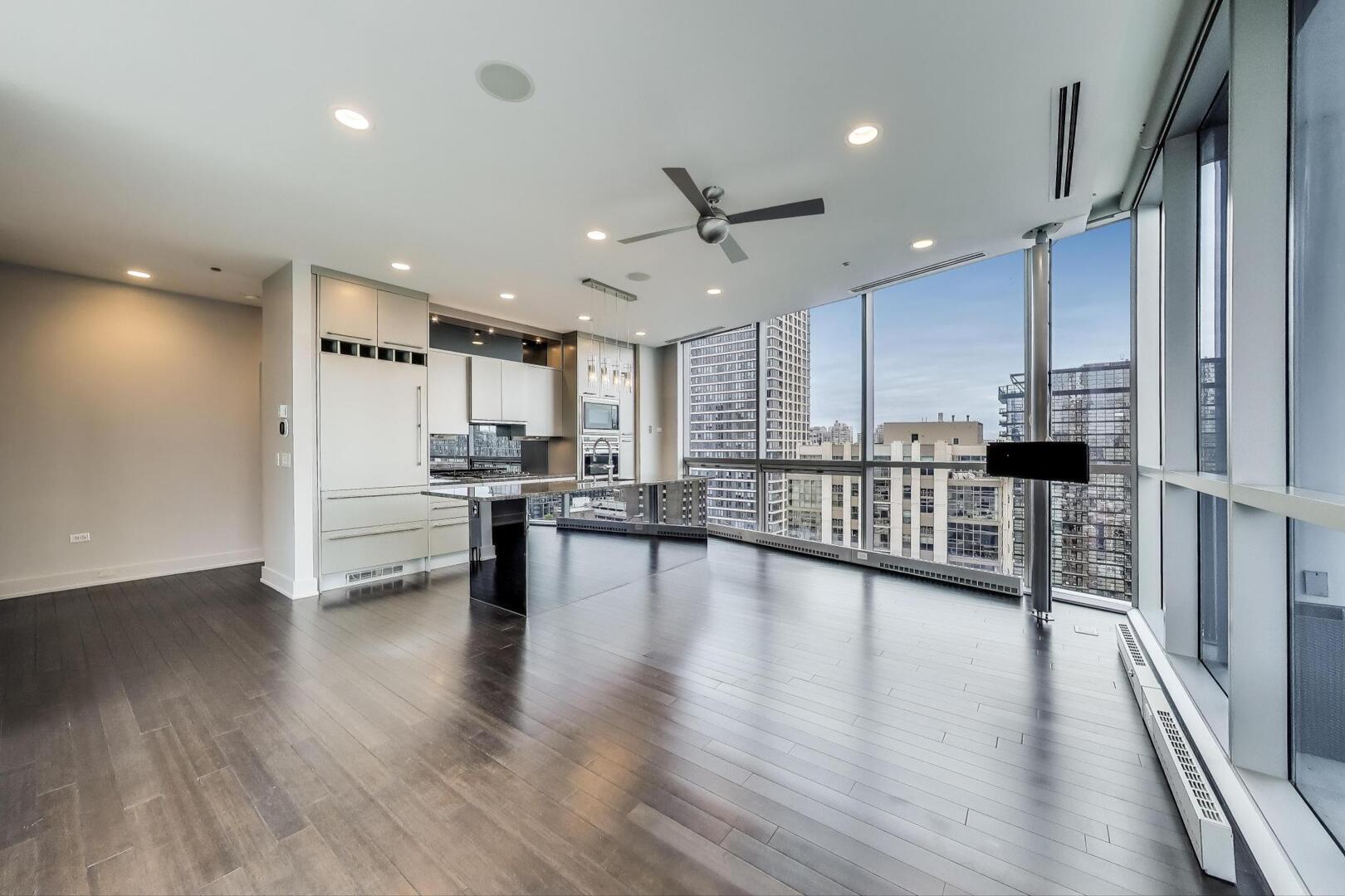 110 W Superior Street 1703