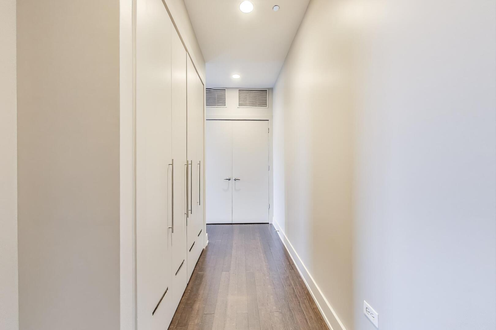 110 W Superior Street 1703