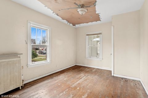 Tiny photo for 246 E North Avenue, Elmhurst, IL 60126 (MLS # 12456120)