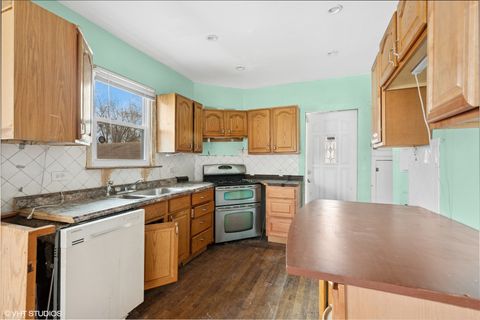 Tiny photo for 246 E North Avenue, Elmhurst, IL 60126 (MLS # 12456120)