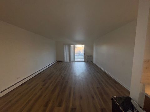 Tiny photo for 1198 Royal Glen Drive #204E, Glen Ellyn, IL 60137 (MLS # 12536012)