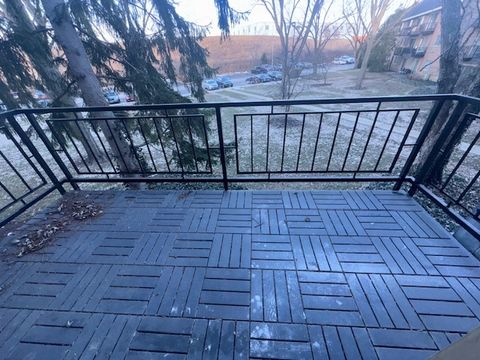 Tiny photo for 1198 Royal Glen Drive #204E, Glen Ellyn, IL 60137 (MLS # 12536012)