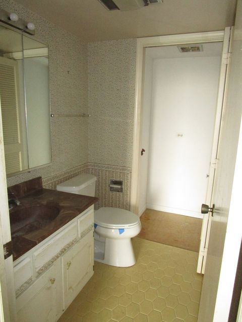 Tiny photo for 465 W Dominion Drive #1003, Wood Dale, IL 60191 (MLS # 12360533)